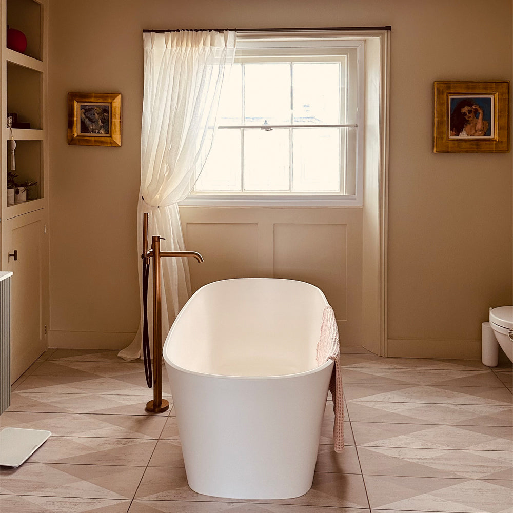 Calm, elegant bedroom and ensuite bathroom